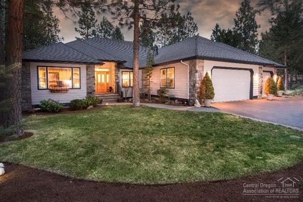 Another satisfied buyer! My buyer has a new home in the beautiful golf course community of Awbrey Glen on the west side of Bend.