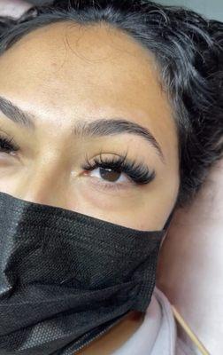 Mega volume lashes