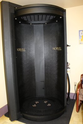 Norvell Auto Revolution Spray tanning Booth