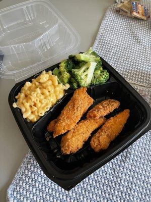 Chicken Tenders, Garlic Broccoli, Macaroni & Cheese