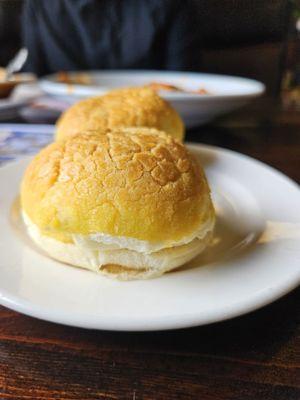 Bolo bao with butter