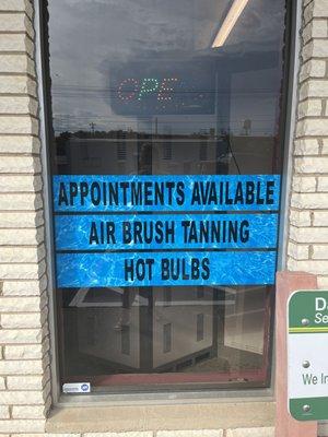 Air brush tanning @ Hot Bulbs