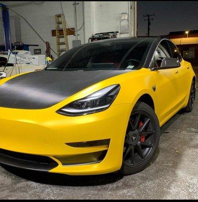 White Tesla Wrapped Yellow, Carbon fiber hood and trunk