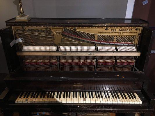 Cunningham piano from the turn of the 20th century