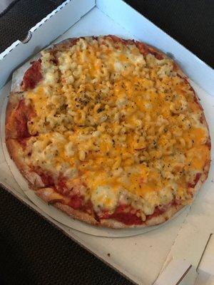 Mac and cheese pizza!!! Delicious!