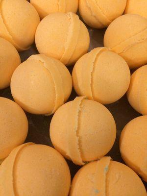 Satsuma bath bombs