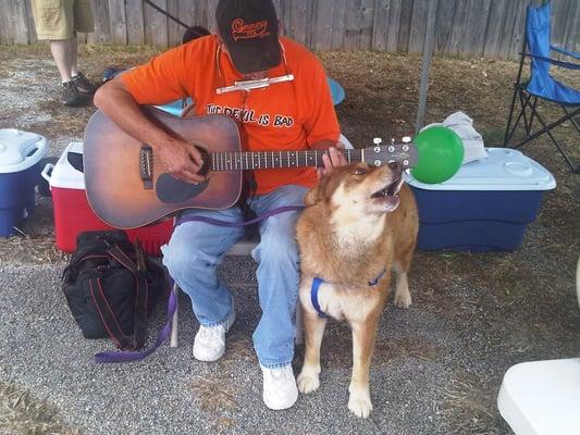 We sponsored the 'cool off' booth at the Backstreet Bark.  Free Water & Doggie Pools. Clyde the Singing Dog joined us!