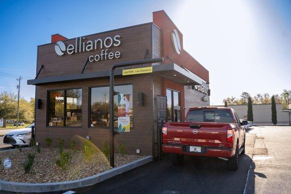 Ellianos is a specialty drive through coffee shop serving quality hand-crafted espresso drinks, smoothies, teas, breakfast, & more.