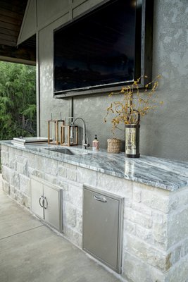 Outdoor Kitchen