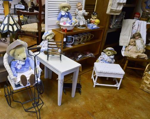 425 Market Place Antiques