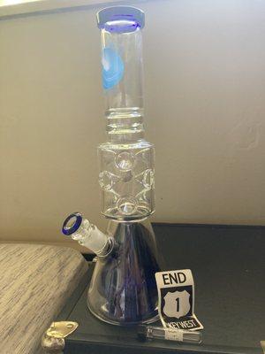 The piece that I bought with a sticker and one hit pipe