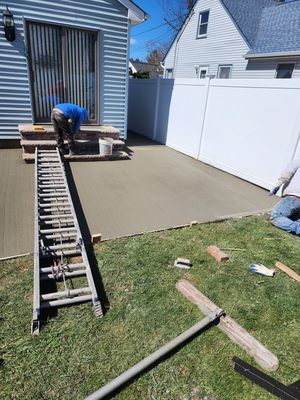 New concrete backyard patio