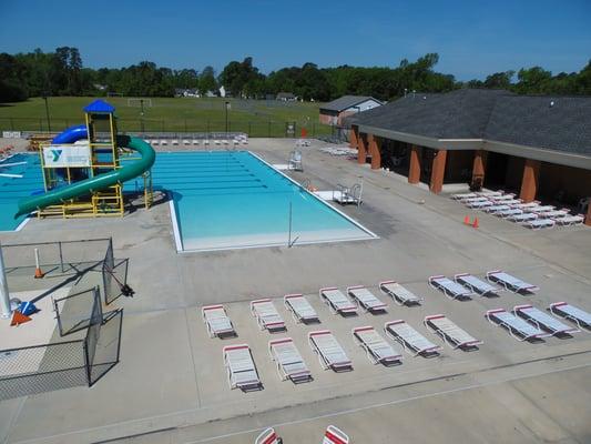 Outdoor Pool: Zero Depth Entry