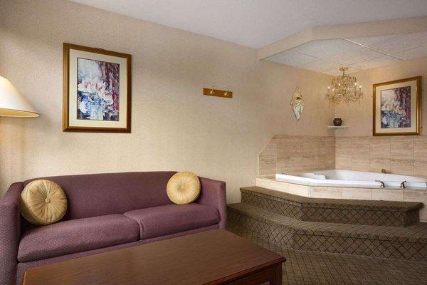 Jacuzzi Suite