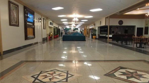 Bismarck's Gateway Mall, not much going on