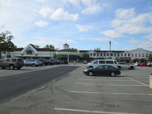 Fox Run - Whole Foods Plaza