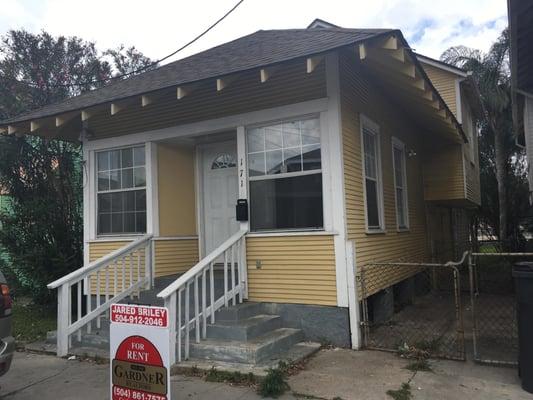 3 bedroom 2 bath single family home $1100 per month. 1715 Painters St #strochmarket #nola_realtor #nola #nolarealestate #nola...