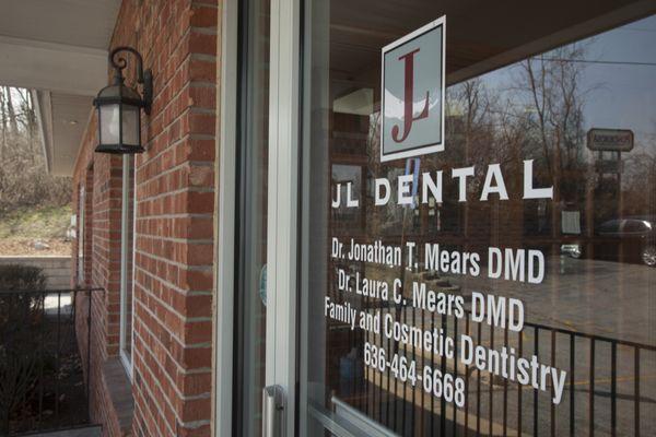 JL Dental front door