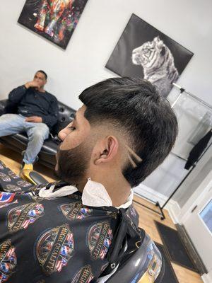 El corte de pelo que desees con todos los detalles que corresponden al estilo que buscas