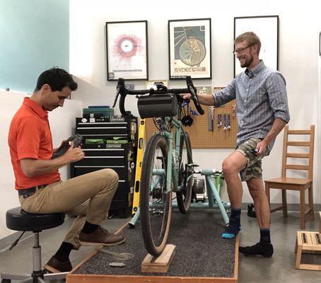 Fitting the fitter! Ish helping Kevin dialing-in a new pair of cleats.