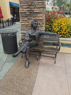 Samuel Langhorne Clement statue, known worldwide for utilizing the pen name Mark Twain..