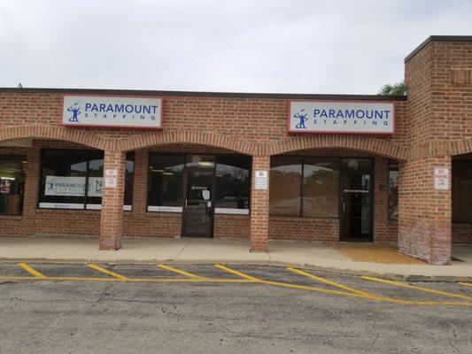 1 Paramount Staffing of Gurnee Outside