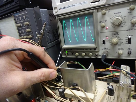 MOSFET replacement with oscilloscope measuring RF