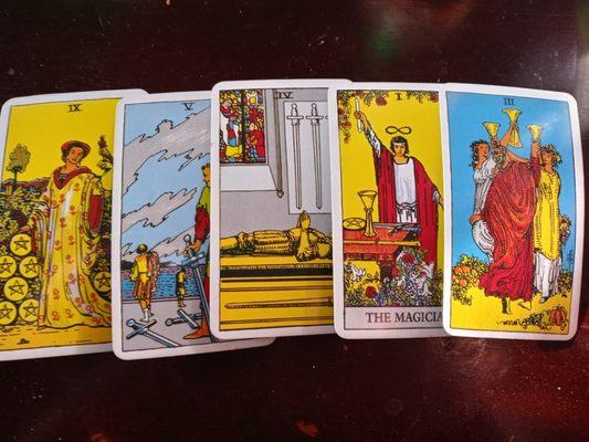 Get a tarot reading call (312)772-8747