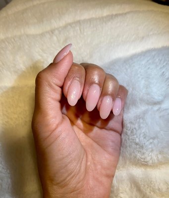 Almond shape nails