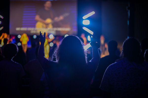 Uplifting & engaging worship