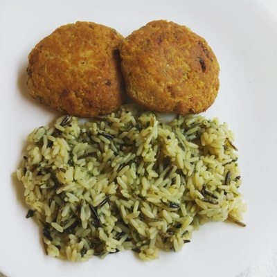 Salmon croquettes with long grain wild rice