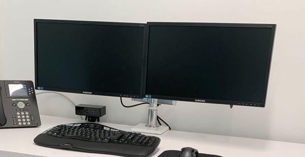 Monitor arms - fully adjustable