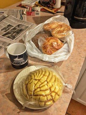 They individually wrap each sweet bread! Brilliant! How many times have you arrived home and see all the crumbs at bottom of bag?