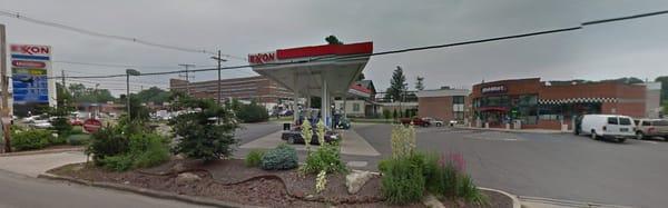 Exxon Gas station / Uni-mart convenient store open 24/7