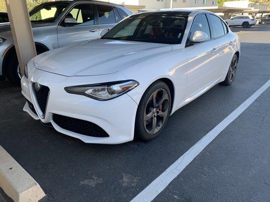 Alpha Romeo Giulia (4 new tires)