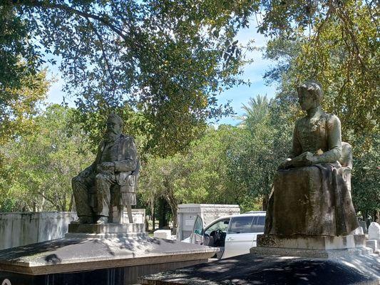 Woodlawn Cemetery