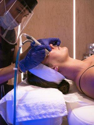 HydraFacial cleanses, exfoliates and hydrates to remove dead, dull skin and bring brighter skin to the surface.