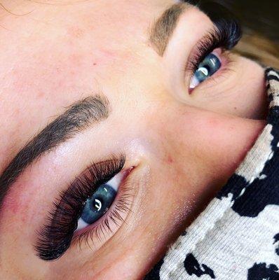 Mega volume textured lashes