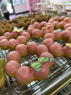 Mochi Doughnuts  

Follow us on Instagram 
Bober Tea Walnut Creek @kkjc_us
for Exclusive Promotions and Flavor Releases