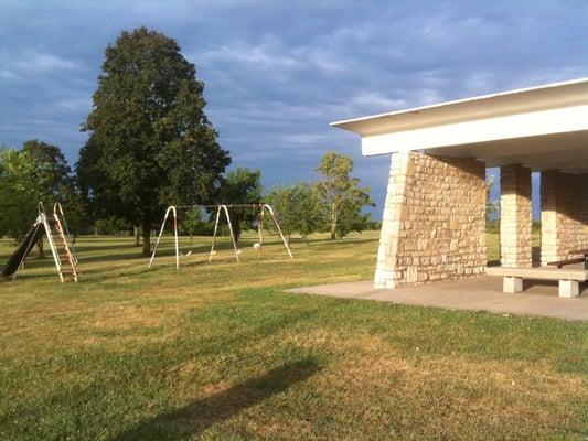 Playground & sheltered picnic tables