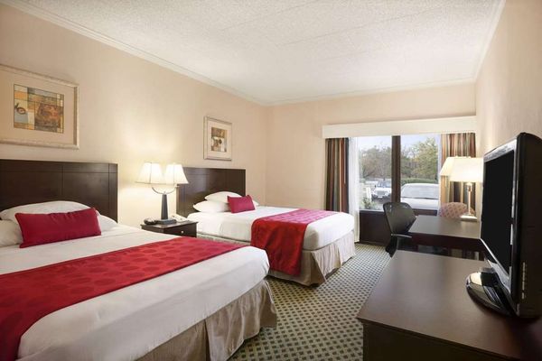 Ramada By Wyndham Newark/Wilmington