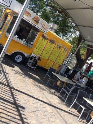 El food truck es permanente en este lugar