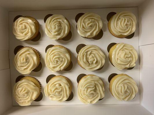 Vanilla cupcakes with vanilla buttercream frosting!!