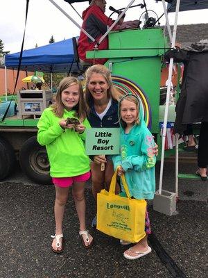 Turtle races in Longville