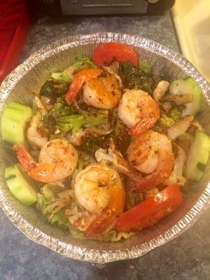 Amazing shrimp veggie salad