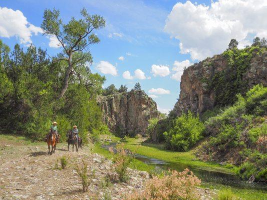 Geronimo Trail Guest Ranch