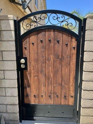 Small metal/wood gate