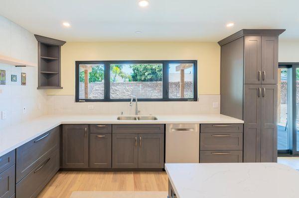 New Kitchen Install #newkitchen #modernkitchen #indoorconstruction #newhome