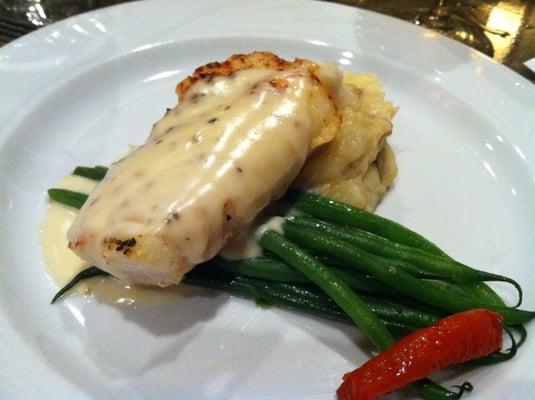 Fish w/Mashed 'taters, green beans