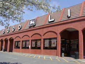 Food Lion store #6, pictured sometime in April of 2004, at the start of Food Lion's Charlotte market renewal of 2004.